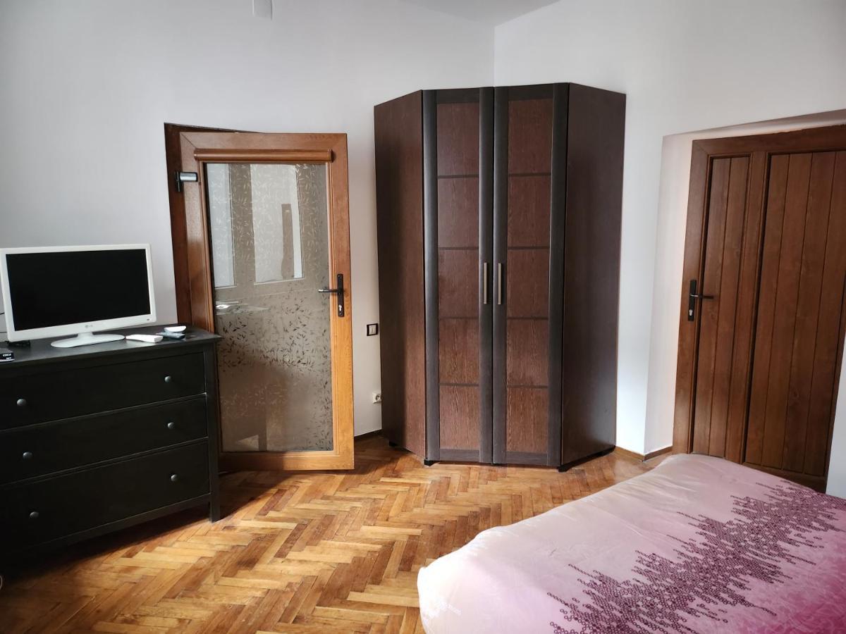 Apartamento A&L House Braşov Exterior foto